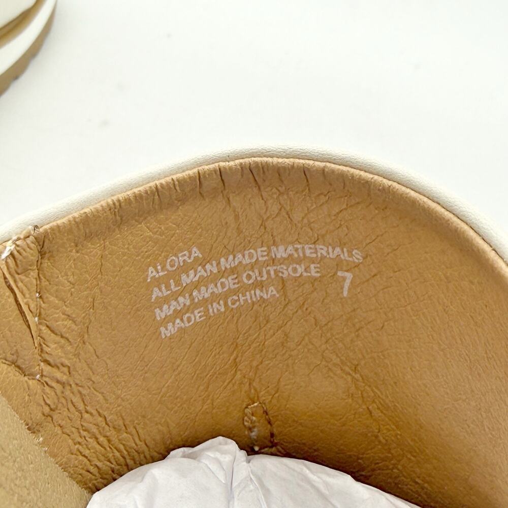 Yellow Box Womens Alora Wedge Slide Sandals US 7 M White Tan Vegan Leather NWOB - Picture 14 of 14